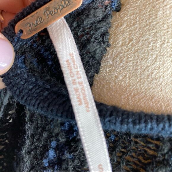 Free People Black and Navy Lightweight Short Sleeve Sweater, Size S - Picture 7 of 7